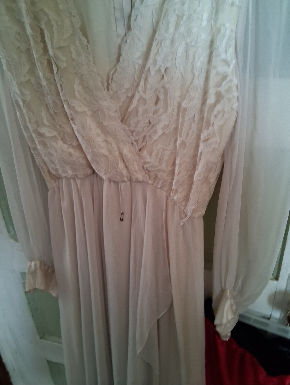 Vintge Elegant Cream Lace Chiffon Women’s Dress